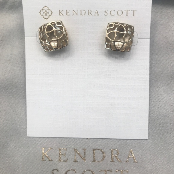 Kendra Scott Jewelry - RARE Kendra Scott Tima Earrings
